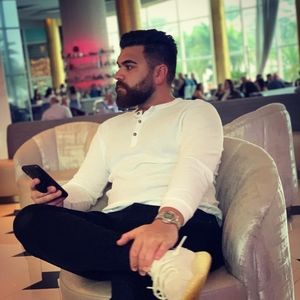 Meet your Posher, Pj